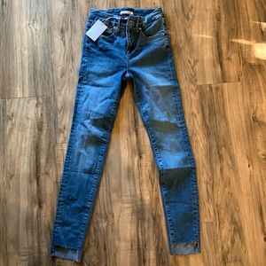 Good American Good Legs Jeans